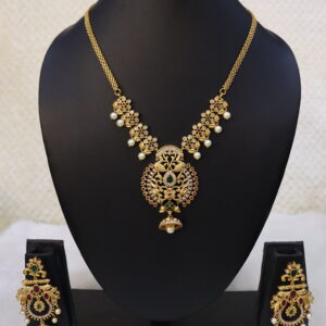 SWA40-Partywear chain with earrings